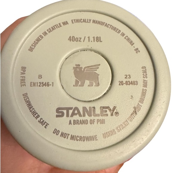 Stanley Quencher H2.0 FlowState Tumbler – 40 oz – Light Green - Picture 2 of 6